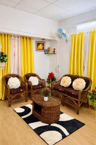 Model Colony Hostel | Elite Hostel- SB Road Pune