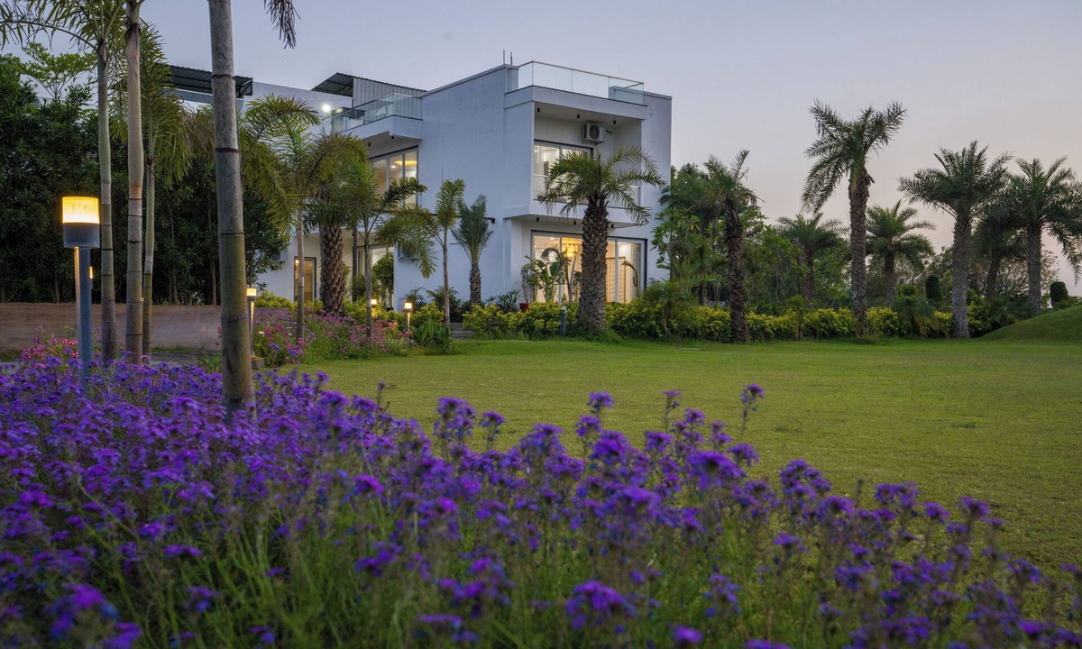 Bhiwadi Villa | ELIVAAS Adhiva Retreat 5 BHK Farmhouse