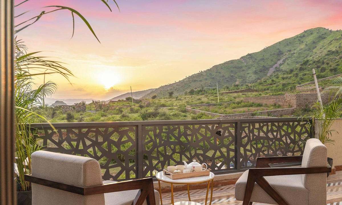 Bedla Villa | ELIVAAS Shreya Blossom 4 BHK With Pool