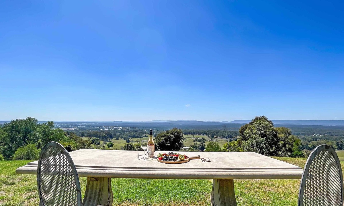 Mount View Cottage | Elouera Retreat - Hunter Valley escape with all around views