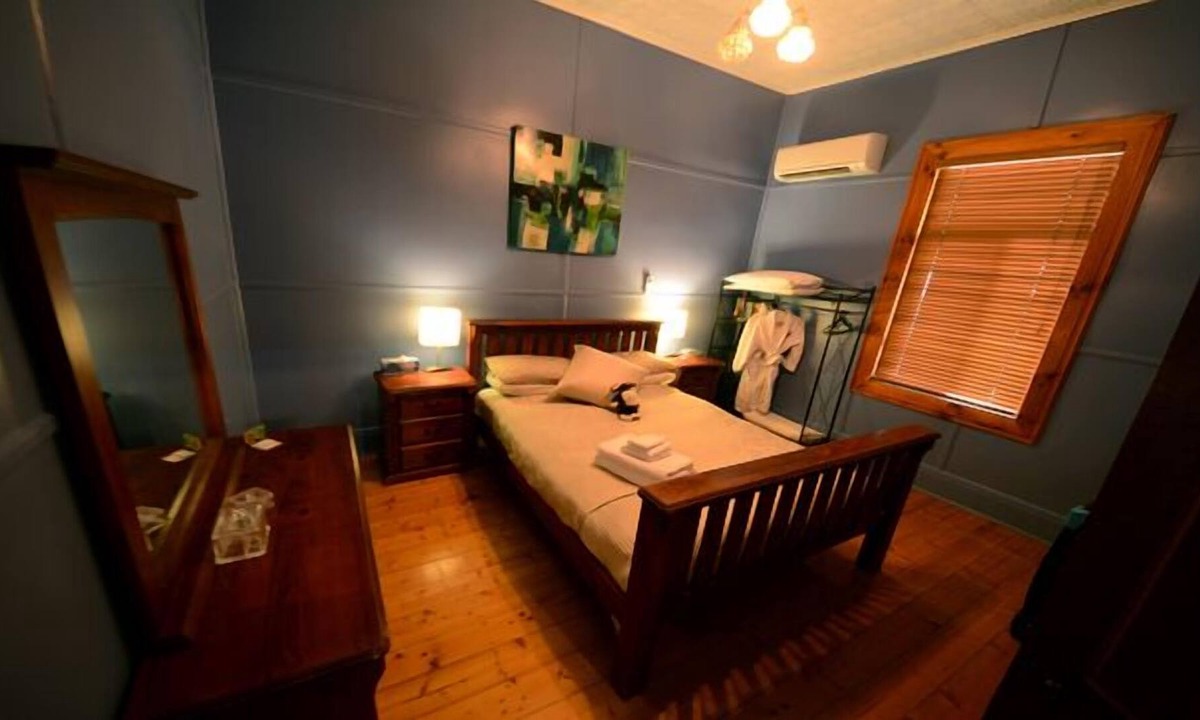 Broken Hill Cottage | Emaroo Argent Cottage