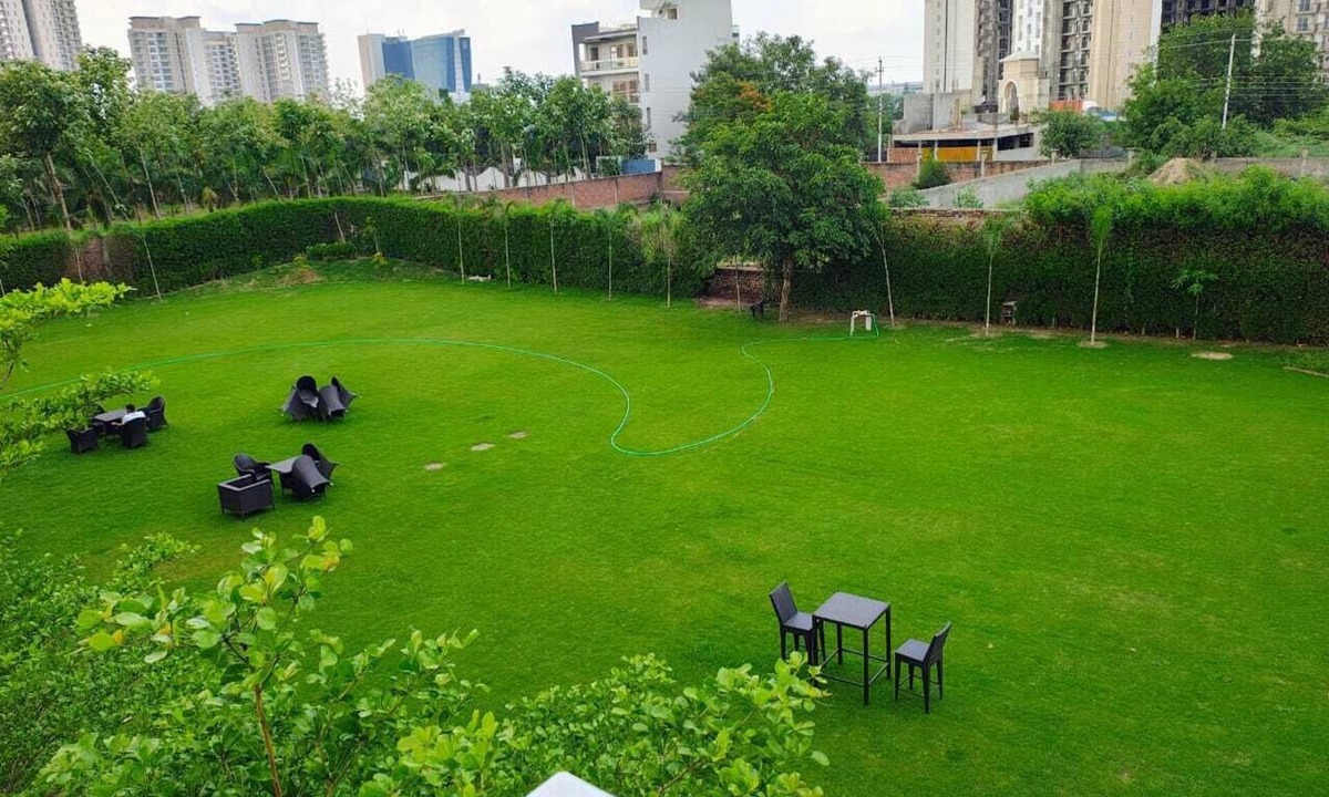 Sector 62 Resort | Embrace Nature: Your Tranquil Farm Stay Awaits!