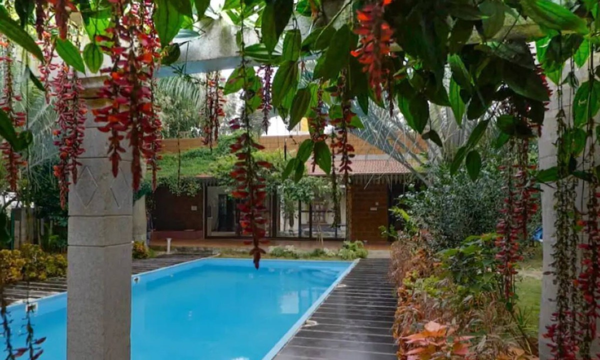 Devanahalli House | Emerald Pool Villa By Jade