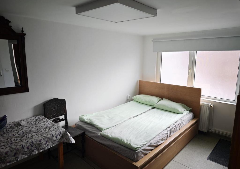 Old Town Apartment | Emun Central Park Studio