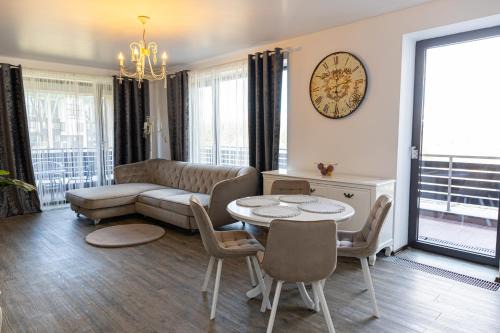 Poiana Brasov Apartment | English Home in Silver Mountain Resort Poiana Brasov