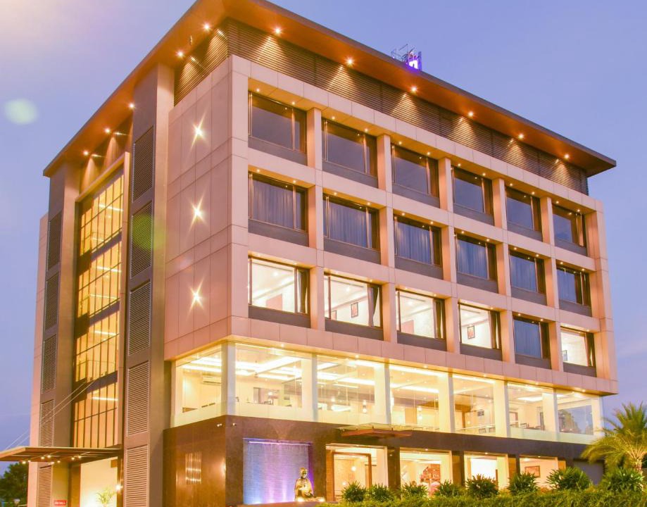 Pune Hotel | Enrise by Sayaji, Khed Shivapur Pune