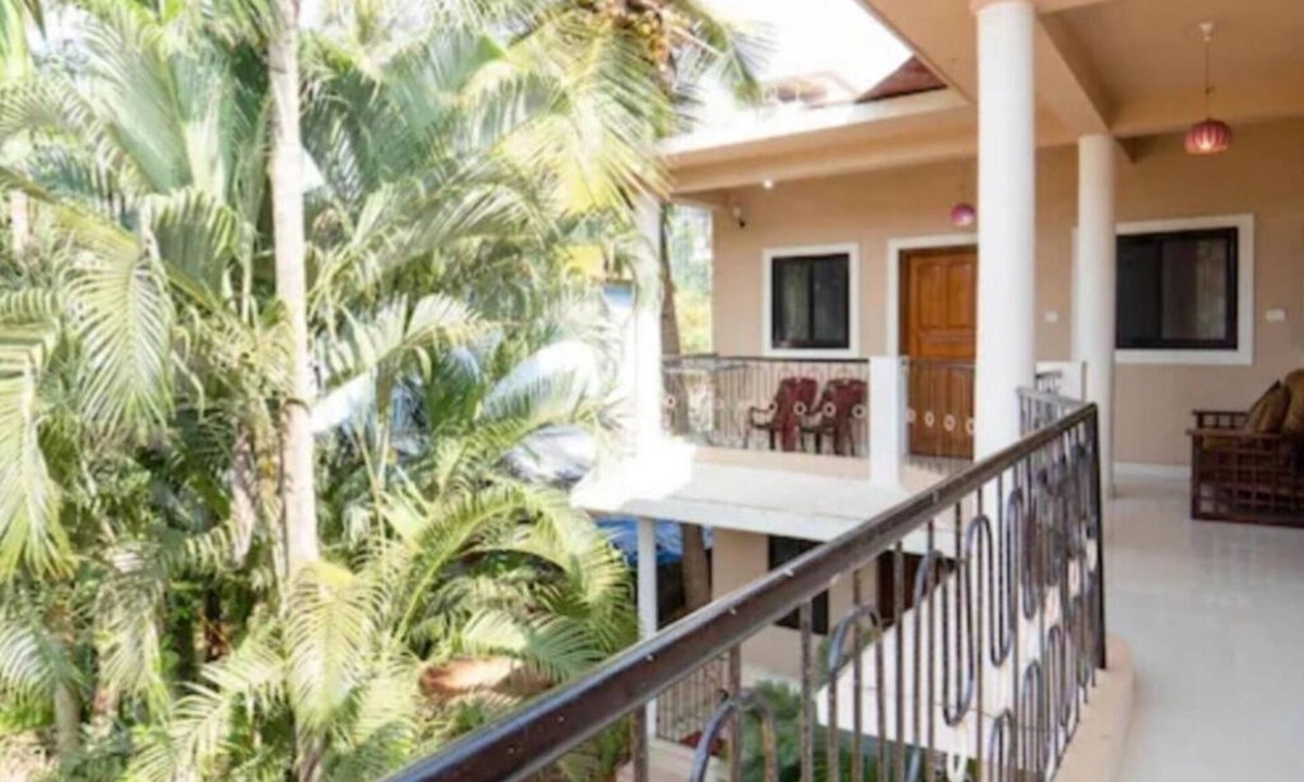 Gauravaddo Apartment | Esha Apartment Calangute : One-Bedroom Apartment Balcony