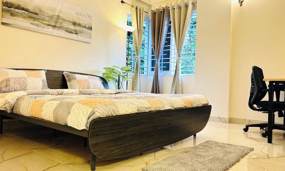 Serilingampally Apartment | Evara Kondapur Retreat: Lux 3BR Fully Equipped Apt