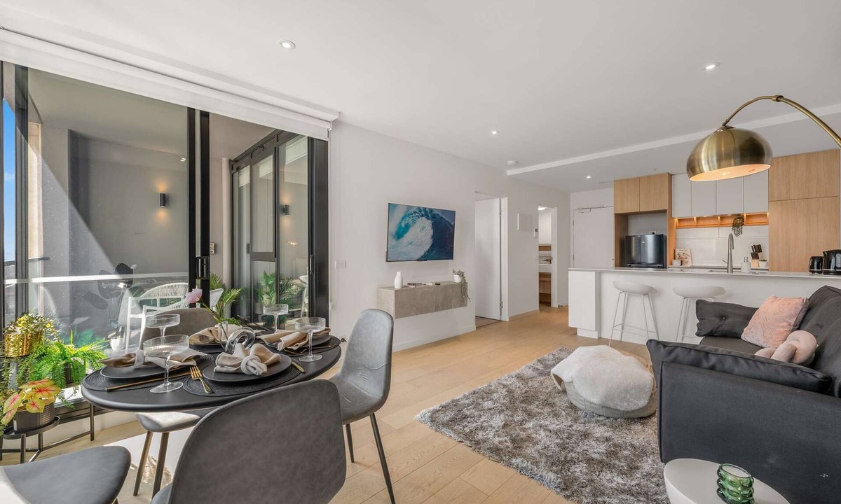 Moonee Ponds Apartment | Executive Designer Dreaming Home with All you need
