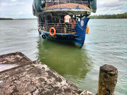Hosdurg Boat Rental | Ezimala cruise
