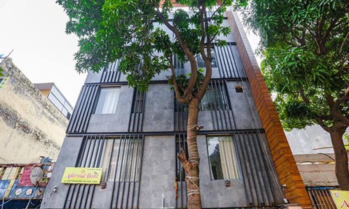Pitampura Hotel | Fabexpress V4 Residency