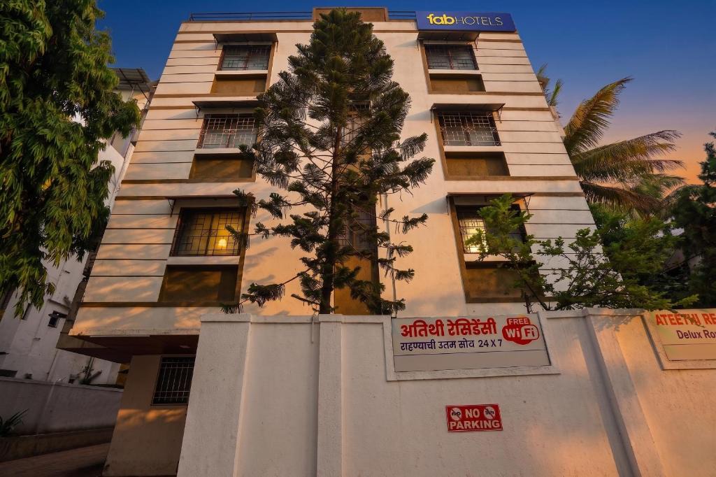 Pune Hotel | FabHotel Ateethi Residency