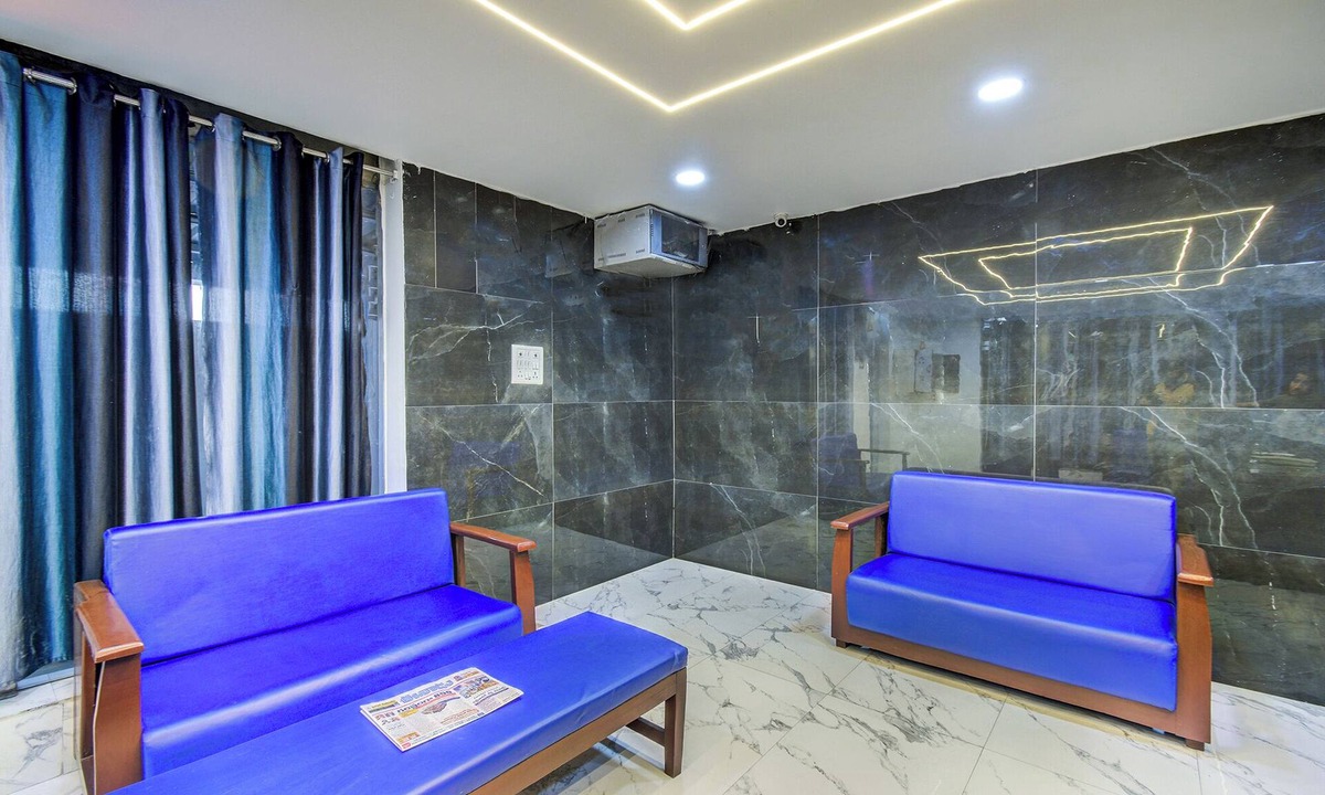 LB Nagar Hotel | FabHotel Che Sigma - Nr. LB Nagar Metro Station