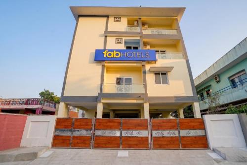 Chromepet Hotel | FabHotel Chrompet Stays Inn