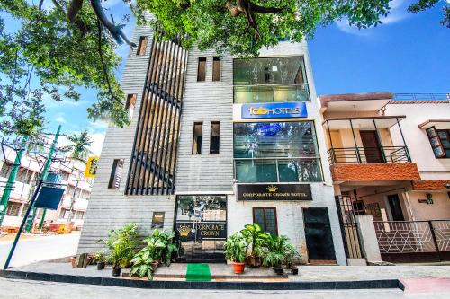 5th Block Hotel | FabHotel Corporate Crown - Nr Jyoti Nivas University