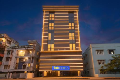 Block E Hotel | FabHotel Eros 211 - Nr Sreebhumi