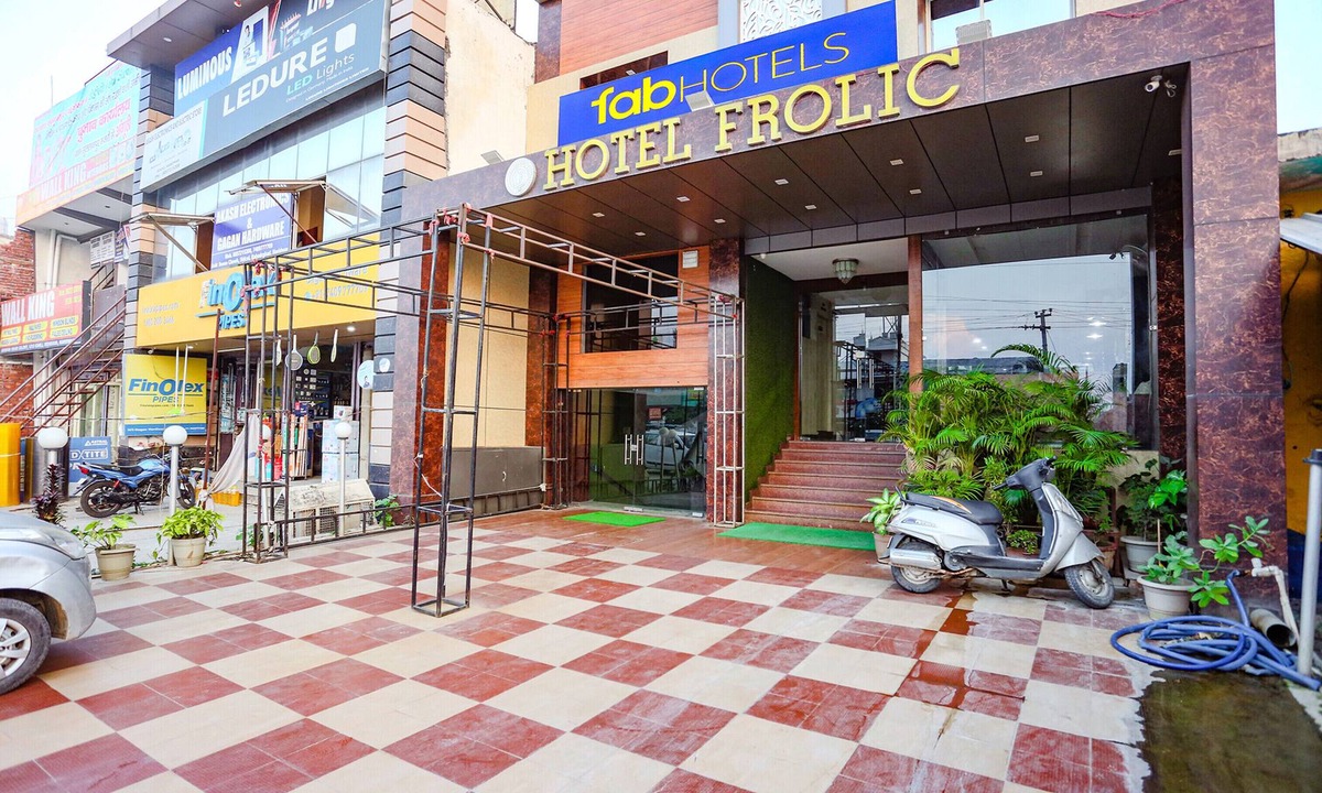 Shivalik Nagar Hotel | Fabhotel Frolic