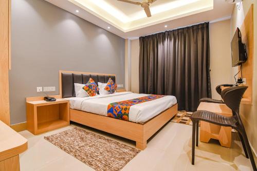 Kolkata Hotel | FabHotel JP - Nr Sataragachhi Railway Station