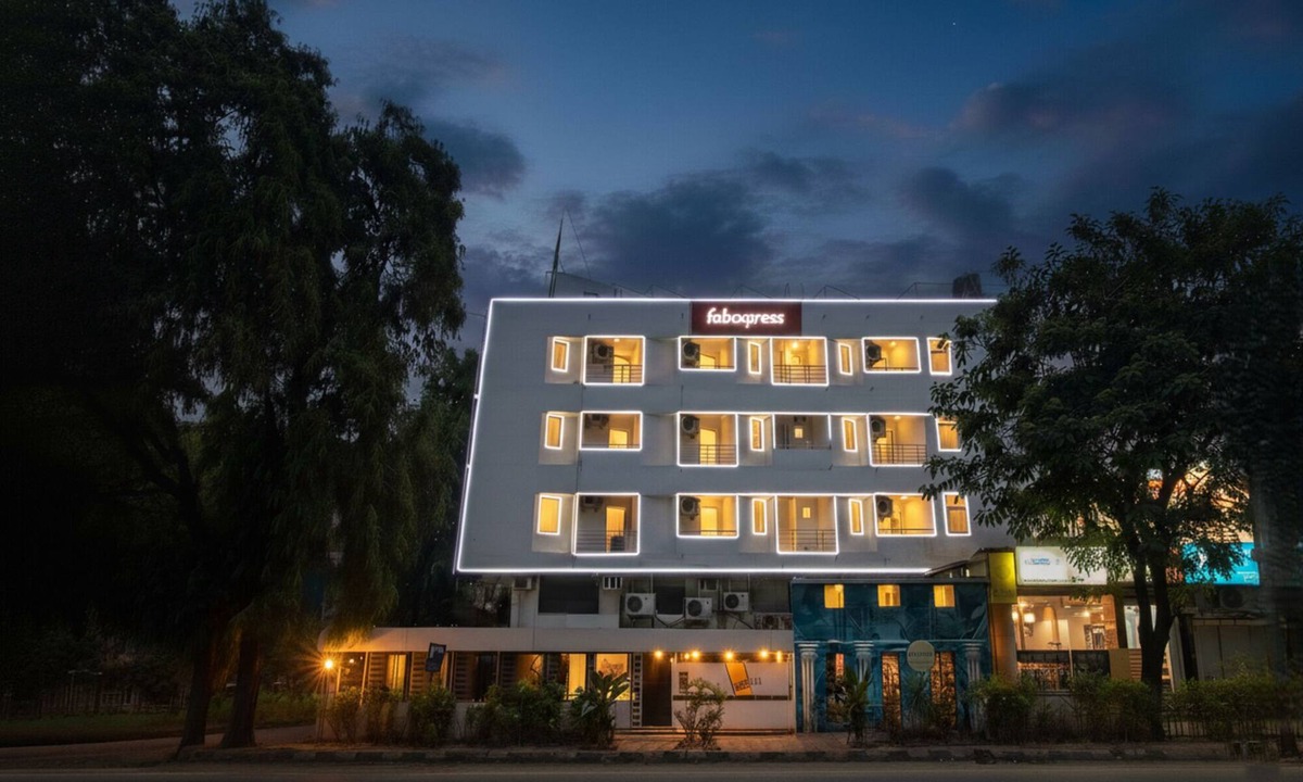 Sayajiganj Hotel | FabHotel Kalyan