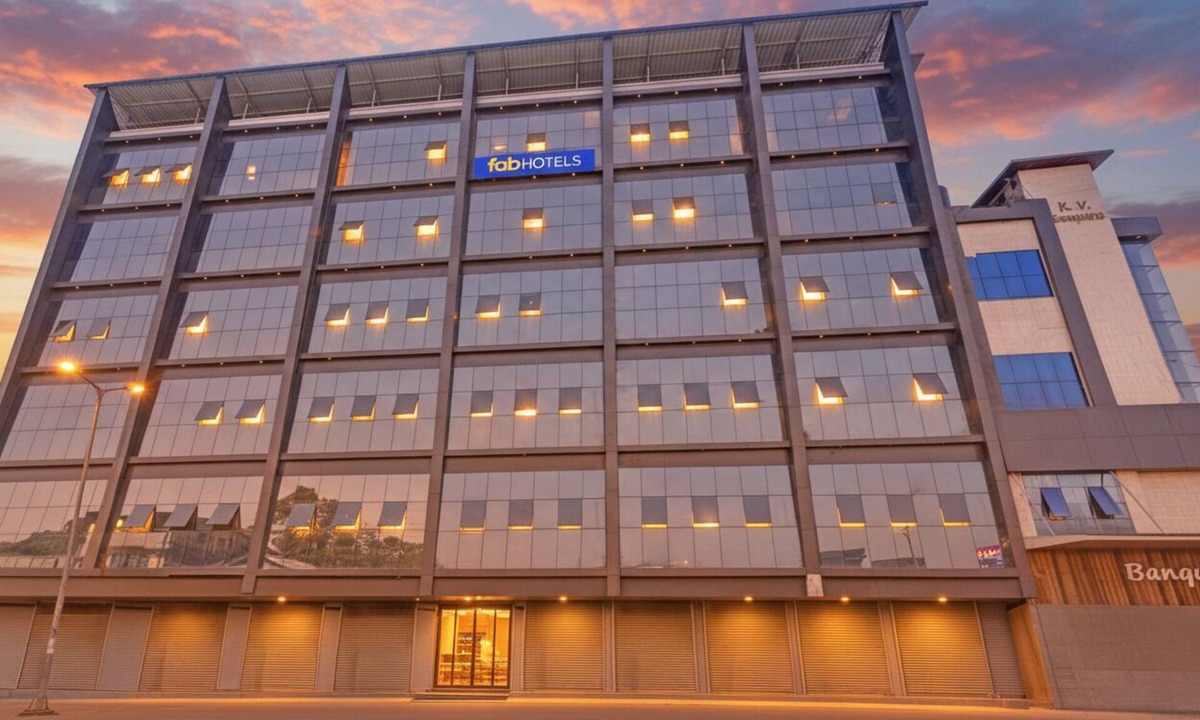 Bandra West Hotel | Fabhotel Kv