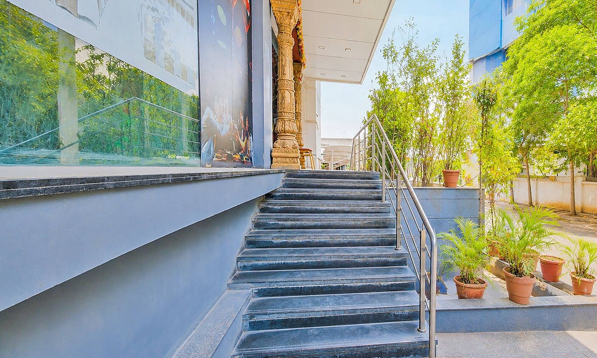 LB Nagar Hotel | FabHotel La Vista In Kothapet
