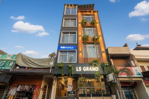 Kakarmatha Hotel | FabHotel LS Grand - Nr Banaras Railway Station