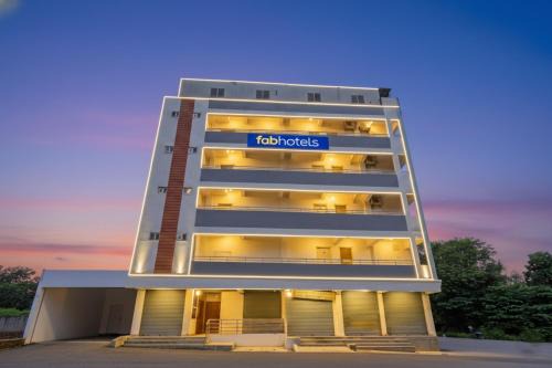Secunderabad Hotel | FabHotel Metro - Nr Secunderabad Railway Station