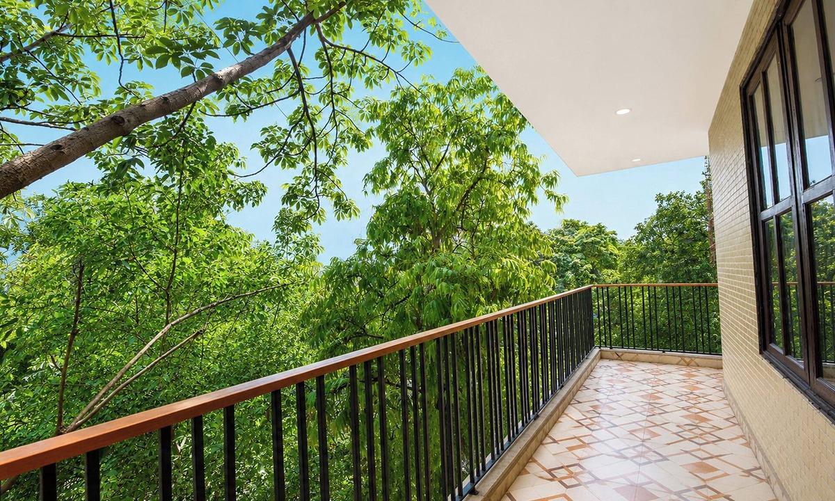 East of Kailash Hotel | Fabhotel Mohan Villa