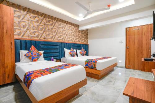Navrangpura Hotel | FabHotel Nobel Inn