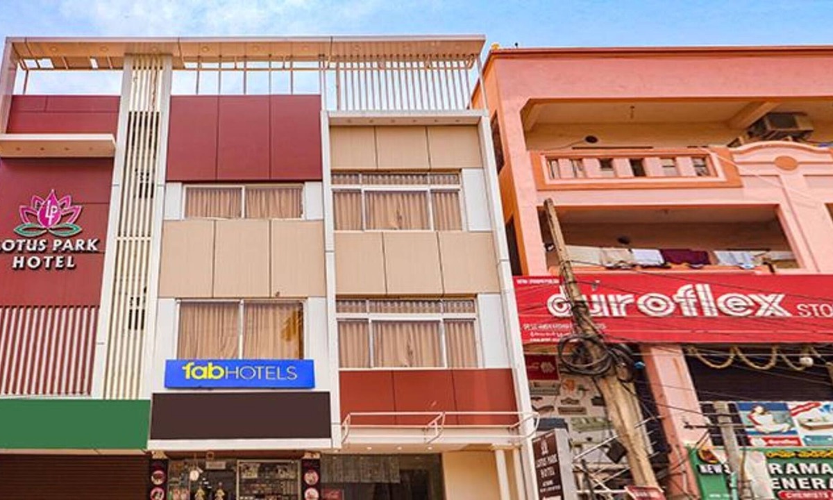 Chinar Park Hotel | Fabhotel Paradise Park