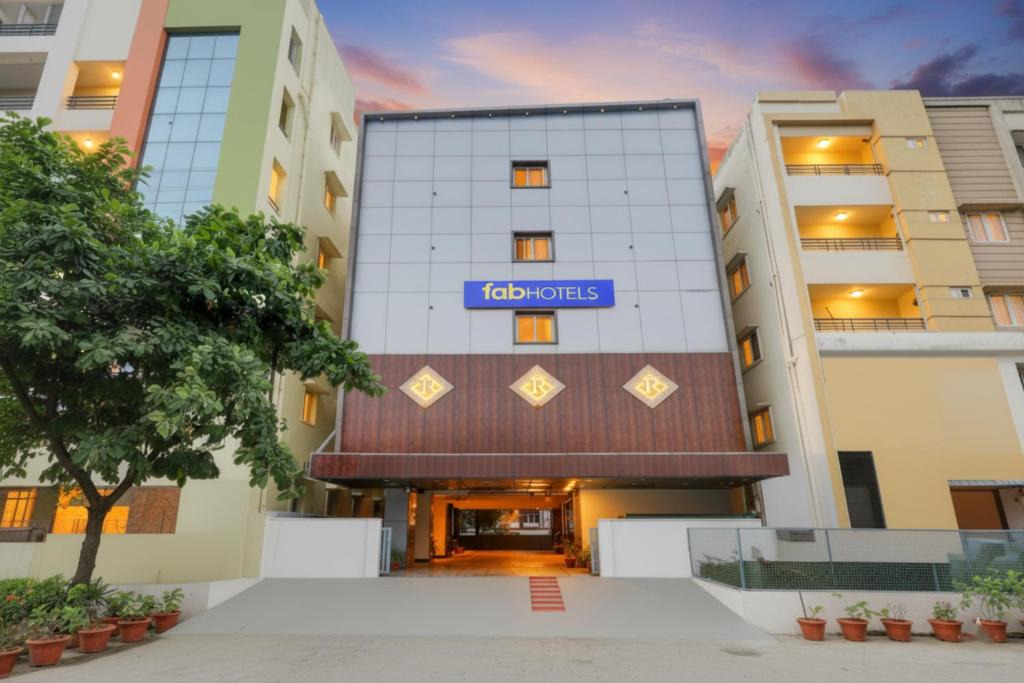 Khammam Hotel | FabHotel Radha Rani Residency