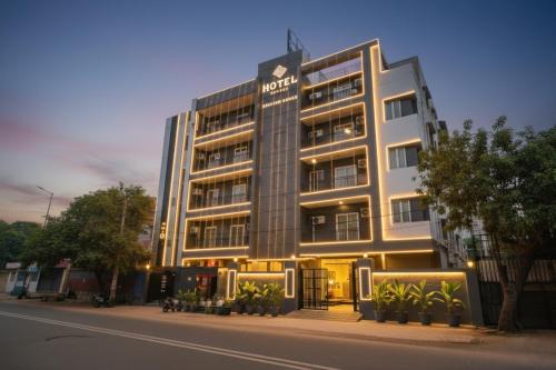 Pitampura Hotel | FabHotel Roseman