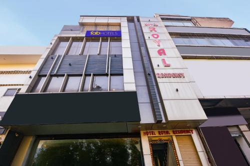 Faridabad Hotel | FabHotel Royal Residency Sector 11