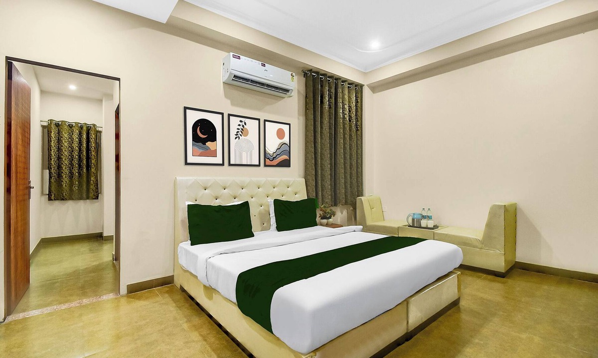 Durgapura Hotel | FabHotel Runway, Near Jawahar Circle - Patrika Gate