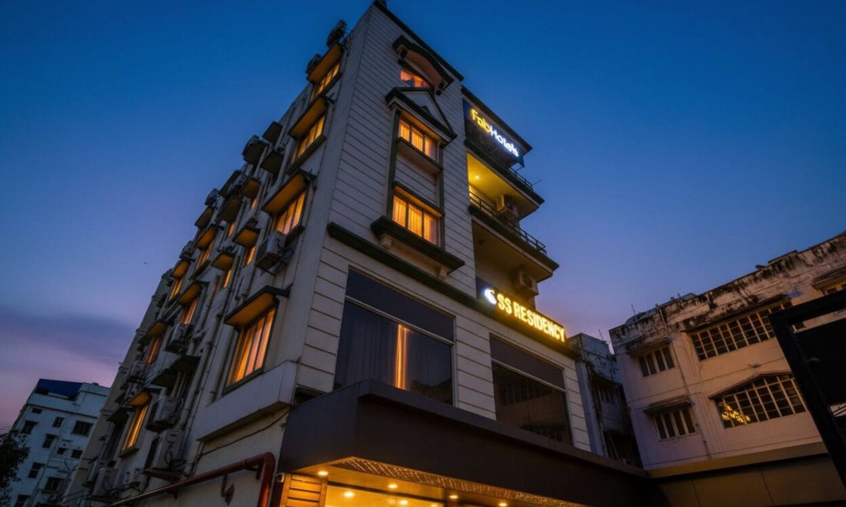 Sector V Hotel | FabHotel S Residency