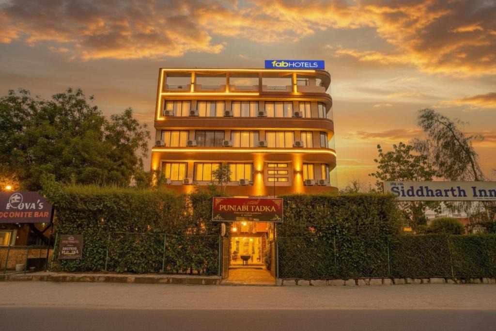 Gandhinagar Hotel | FabHotel Siddharth Inn - Nr Siddharth Bunglows