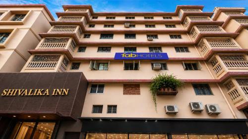 Kolkata Hotel | FabHotel Sivalika Inn - Howrah