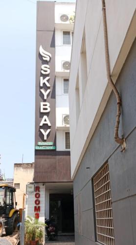 Vadapalani Hotel | FabHotel Sky Bay Residency