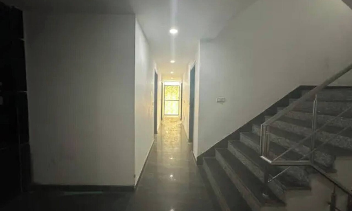 Azadpur Hotel | Fabhotel Snereya
