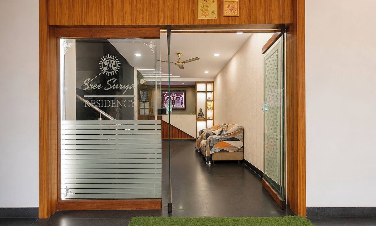 Dabagardens Hotel | Fabhotel Sree Surya Residency