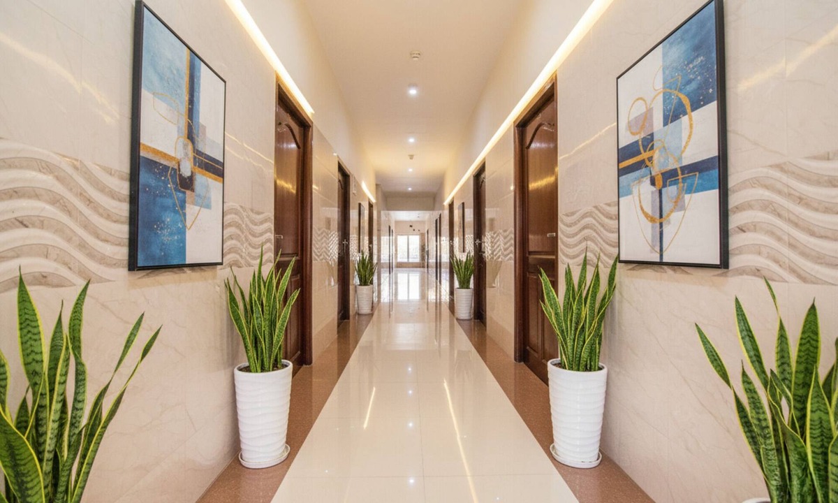 Nanganallur Hotel | Fabhotel Sri Krishna Residency Airport
