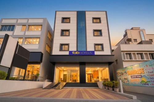 Kharadi Hotel | FabHotel Sunrise Comforts