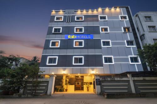 HITEC City Hotel | FabHotel Tals Hitech - Nr Jubliee Enclave, Hitech CIty