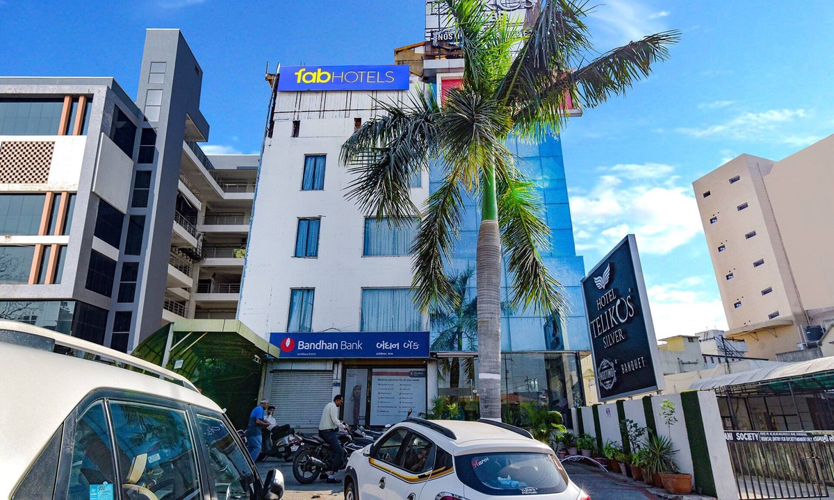 Vadodara Hotel | FabHotel Teliko Silver