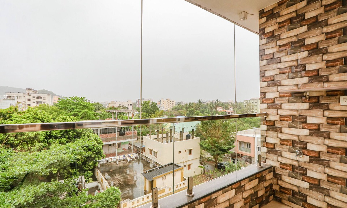 Madhurawada Hotel | Fabhotel The Sunrise Inn