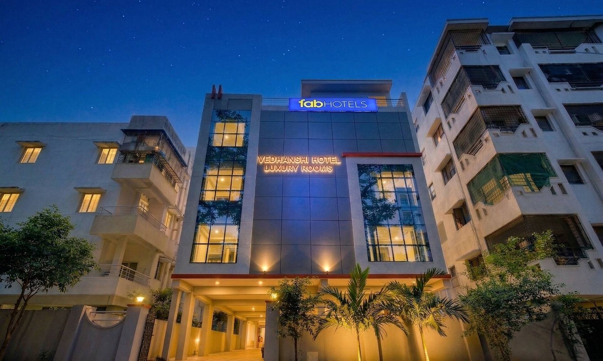 Ameerpet Hotel | Fabhotel Vedhanshi