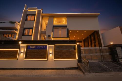 Mahmoorganj Hotel | FabHotel Villa De Benares - Nr Tulsi Manas Mandir