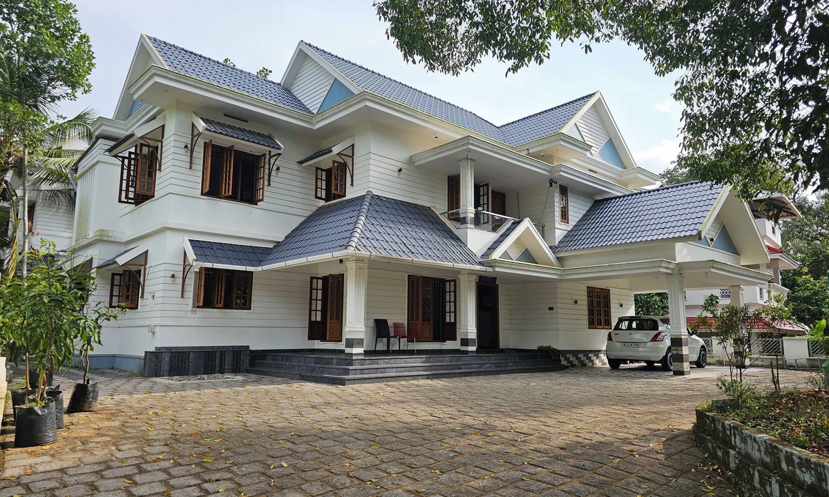 Perumbavoor House | Family friendly 4 bedrooms with airconditioners, spacious, fully equipped house.
