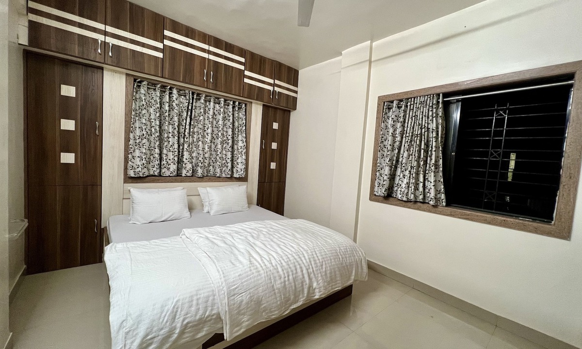 Baner Apartment | Family friendly Peaceful 3BHK apartment in Balewadi.