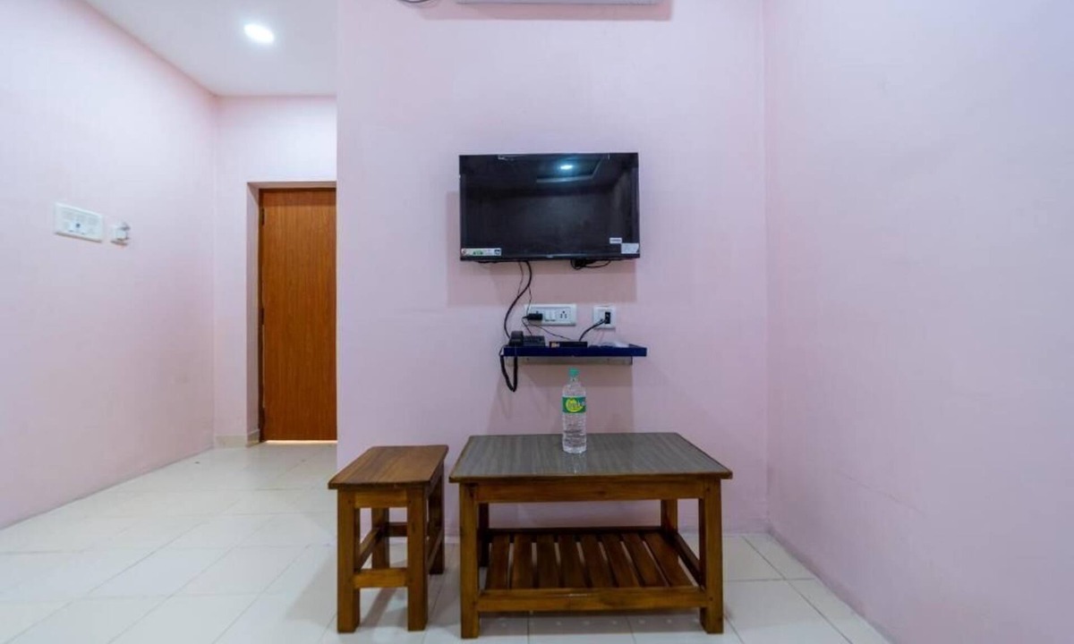 Kalapettai Hotel | Family Room - Happy Inn